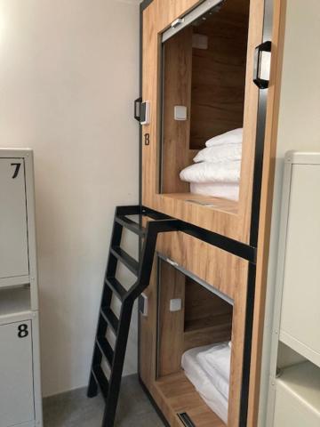 פראג Capsule Hostel Andel Centre Spirit מראה חיצוני תמונה