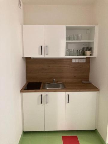 פראג Capsule Hostel Andel Centre Spirit מראה חיצוני תמונה