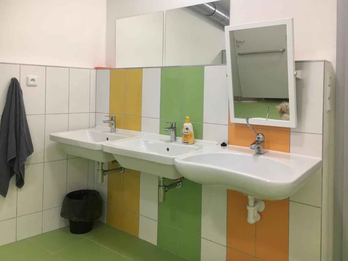 פראג Capsule Hostel Andel Centre Spirit מראה חיצוני תמונה