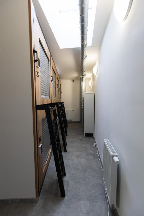 פראג Capsule Hostel Andel Centre Spirit מראה חיצוני תמונה